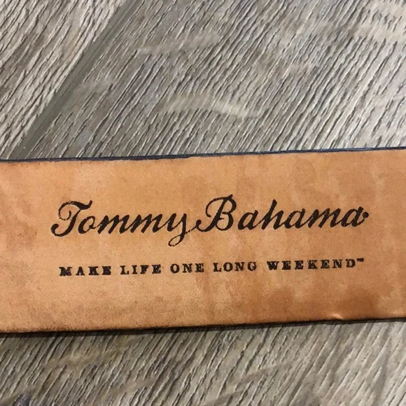 TOMMY BAHAMA Genuine Italian Leather Belt - Picture 3 of 11